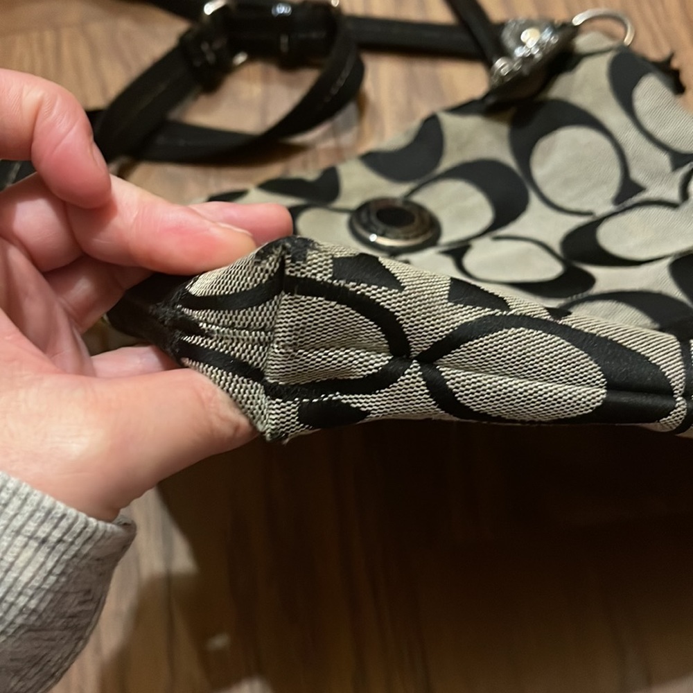Coach purse - Picture 2 of 5